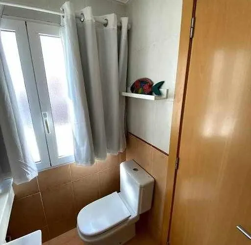 Directo A La Playa Con Vistas Del Mar *