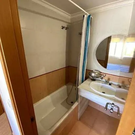 Directo A La Playa Con Vistas Del Mar *