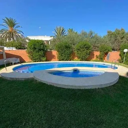 Directo A La Playa Con Vistas Del Mar *